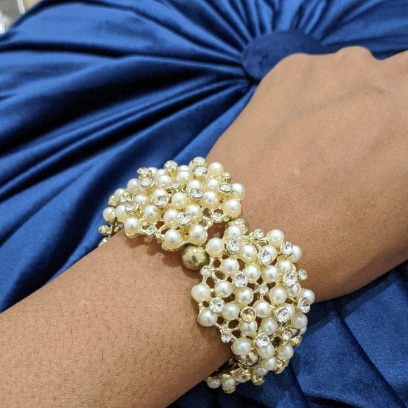 Extremely Beautiful Rare Pearl and Rhinestone Bracelet